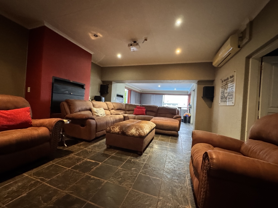 4 Bedroom Property for Sale in Wilkoppies North West